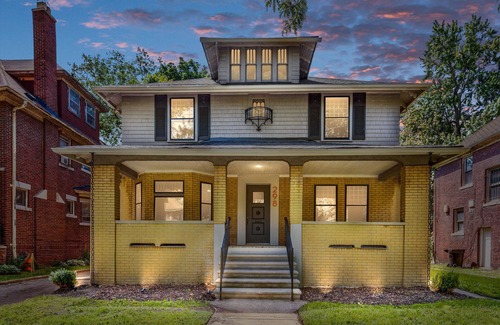 Detroit Casa | Gorgeous remodeled home, with entertainment, and massage chair for relaxing!