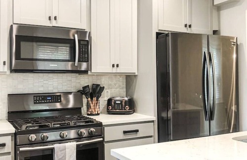 Madison Heights Casa | Gorgeous renovated 4-bedroom
