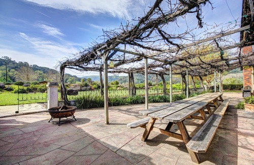 Santa Barbara County Casa | Hermosa casa de campo en 1,000 acres Ranch- 3 Queens, 10 camas individuales / literas