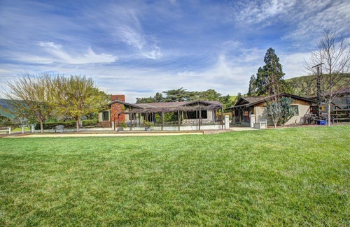 Santa Barbara County Casa | Hermosa casa de campo en 1,000 acres Ranch- 3 Queens, 10 camas individuales / literas