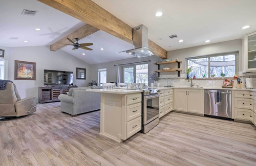 San Marcos Casa | Gorgeous San Marco Home w/ Patio & Grill!