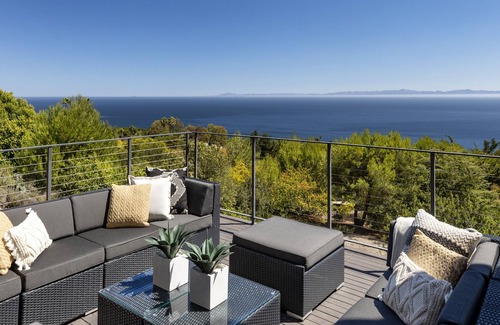Campanil Casa | Gorgeous Santa Barbara Craftsman with Panoramic Ocean Views!