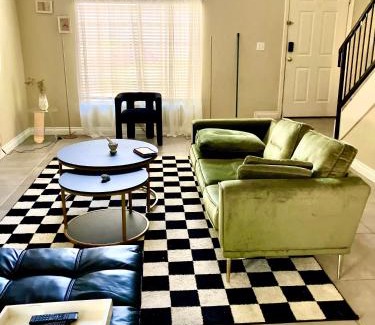 Las Vegas Casa | Gorgeous Serene Gated Newly Remodeled Townhouse