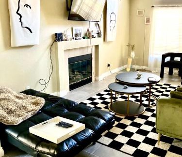 Las Vegas Casa | Gorgeous Serene Gated Newly Remodeled Townhouse