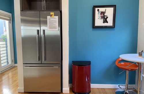 South of Market Cabaña | Gorgeous SF 2-Bedroom 2-Bathroom Cottage, 2-Car Garage, Sun Deck & Patio in SoMa
