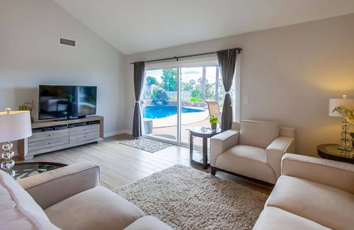 Rancho Penasquitos Casa | Gorgeous single-family home with POOL/HOT TUB, stunning view & close to airport!