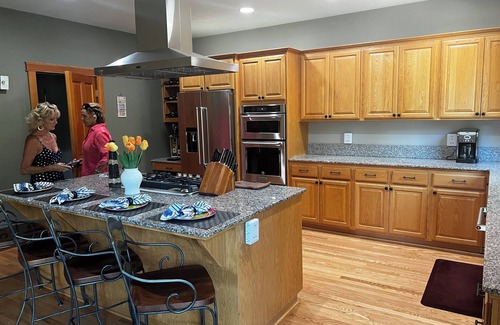 Kings Beach Cabina | Gorgeous, Spacious & Cozy Cabin in Kings Beach