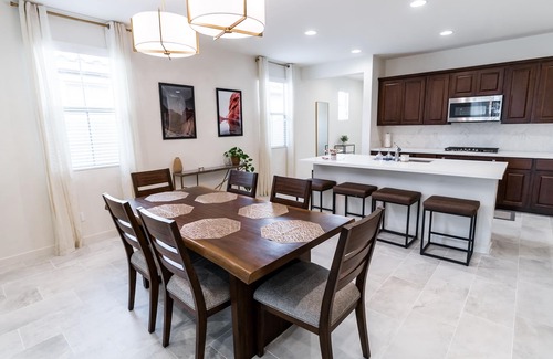 Tolleson Casa | Gorgeous Spacious Home in Avondale 3Br/3Ba