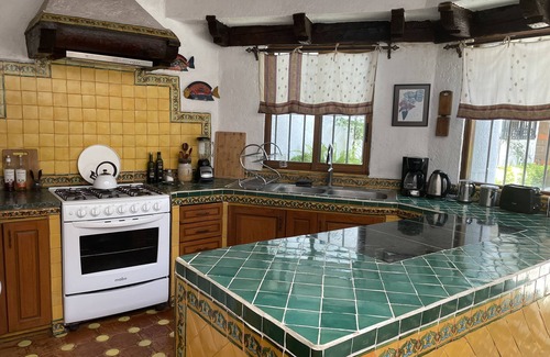 Rancho Cortes Villa | Hermosa villa mexicana diseñada a medida en la ciudad de la eterna primavera,