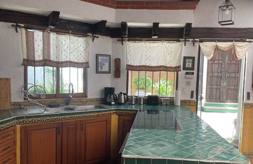 Rancho Cortes Villa | Hermosa villa mexicana diseñada a medida en la ciudad de la eterna primavera,