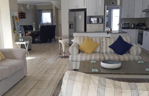 Saint Francis Bay Casa | Gorgeous St Francis Canal House