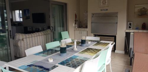 Saint Francis Bay Casa | Gorgeous St Francis Canal House