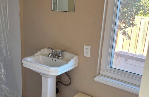 Castro Valley Apartamento | Gorgeous Studio with private bath and private entry close to Bart