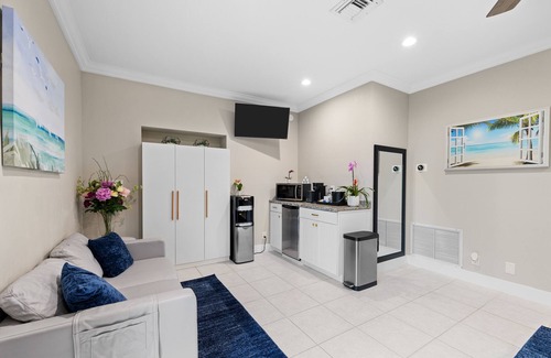 Wilton Manors Apartamento | Gorgeous suite with private pool access and minutes to Wilton Drive!!