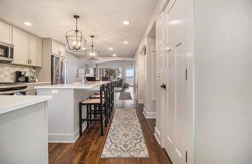 Beulah Casa | Gorgeous Sunsets at Crystal Lake Waterfront Home