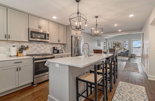 Beulah Casa | Gorgeous Sunsets at Crystal Lake Waterfront Home