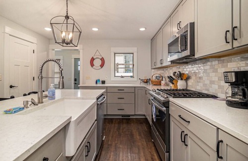Beulah Casa | Gorgeous Sunsets at Crystal Lake Waterfront Home