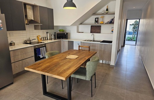 Cape Town Casa | Gorgeous & tasteful La Serena Magnifique family home close to Big Bay beach