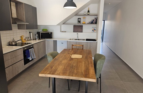 Cape Town Casa | Gorgeous & tasteful La Serena Magnifique family home close to Big Bay beach