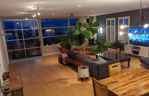 Potrero Hill Condominio | Gorgeous, top floor home with incredible views and great location.