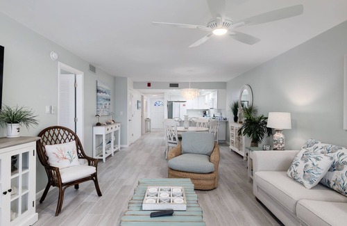 Sanibel Condominio | Gorgeous Top Floor Beach Condo at Breakers West