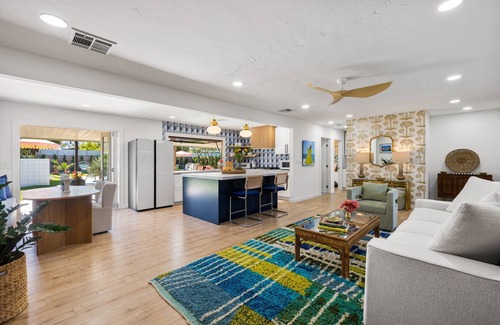 Palm Desert Casa | Gorgeous Two Bedroom, Walk to Shopping and Dining, Pool