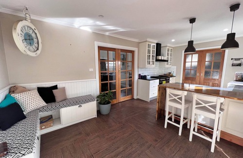Traralgon Casa | Gorgeous ultra clean 3 Bedroom/2 Bathroom Home Close to popular attractions/CBD