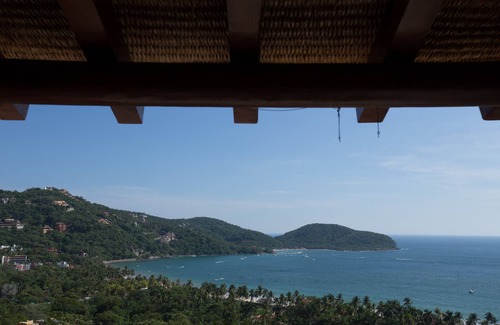 Ixtapa - Zihuatanejo Condominio | Hermosa vista de la playa de LaRopa
