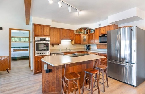Pine River Cabina | Gorgeous view of Long Lake, Lakefrontcabin hottub fireplace kayaks paddleboards