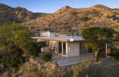 Joshua Tree Highlands Casa | Magníficas vistas, 5 acres, capacidad para 8, bañera de hidromasaje, WiFi, 5 minutos para aparcar!
