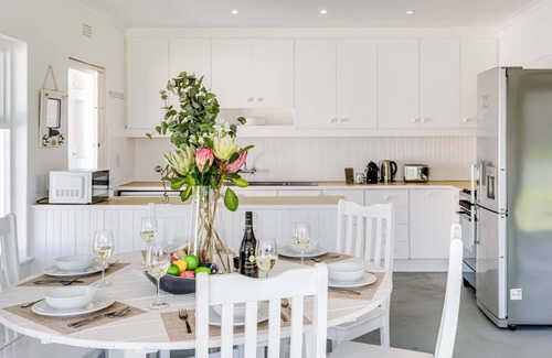 Hout Bay Casa | Gorgeous Views and Tranquility at Villa Santorini