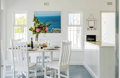 Hout Bay Casa | Gorgeous Views and Tranquility at Villa Santorini
