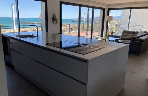 Saint-Cyprien Plage Villa | Gorgeous villa right in front of the beach