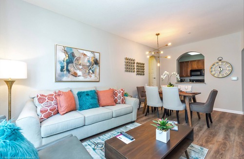 Florida Central Atlantic Coast Apartamento | Gorgeous Vista Cay Condo, Next to Resort Clubhouse