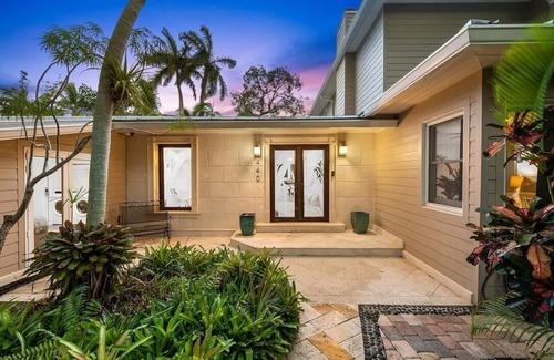 Hendricks and Venice Isles Casa | Gorgeous waterfront home in the heart of downtown!