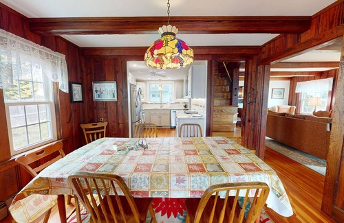 North Kingstown Casa | Gorgeous Waterfront Home in the Heart of North Kingstown