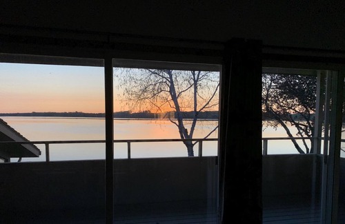 Faribault Casa | Gorgeous waterfront home on Cannon Lake