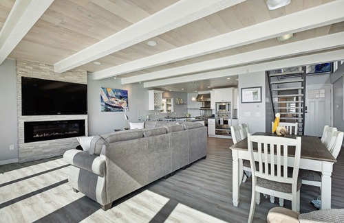 Oxnard Shores Casa | Hermosa casa frente al mar con jacuzzi privado, chimenea a gas y acceso a la playa