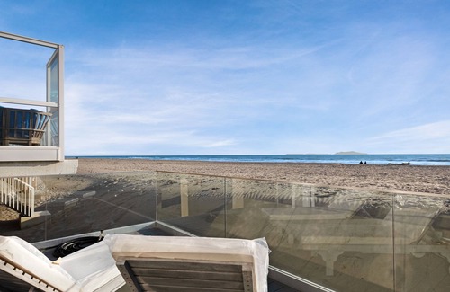 Oxnard Shores Casa | Hermosa casa frente al mar con jacuzzi privado, chimenea a gas y acceso a la playa