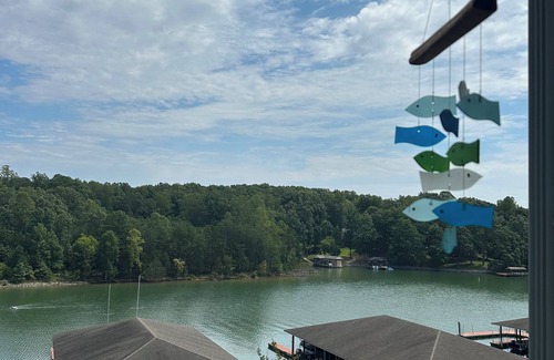 Huddleston Condominio | Gorgeous waterfront 2 bed 2 bath condo full amenities Mariners Landing resort