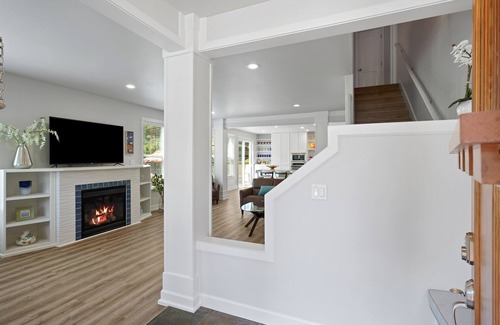 Boyd Acres Casa | Gorgeous Westsider Near River, Beautifully Renovated