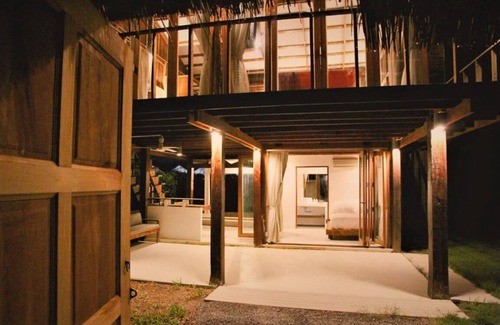 Hin Lek Fai Villa | Preciosa con una acogedora villa de madera de teca, al noreste con estilo y naturaleza.