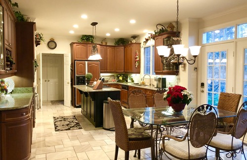 Leesburg Casa | Gorgeous, Wooded 3 Acre Estate -5 Bed/4 Bath-Leesburg/Brambleton/Aldie area