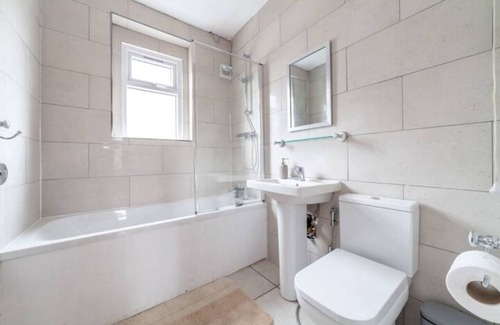 Selhurst Casa | Gorgeously decorated 4BR Maisonette, South Norwood