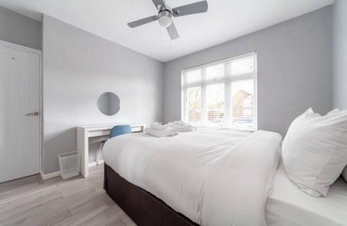 Selhurst Casa | Gorgeously decorated 4BR Maisonette, South Norwood