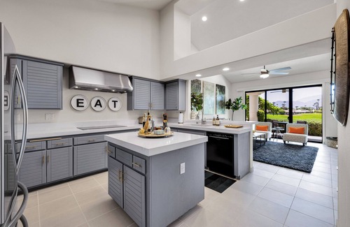 La Quinta Condominio | Gorgeously Remodeled 3 Bedroom, 3 Bath Condo With Lake Views