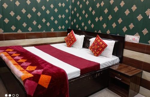 Ayodhya Hotel | Goroomgo Raghunandan Guest House Ayodhya