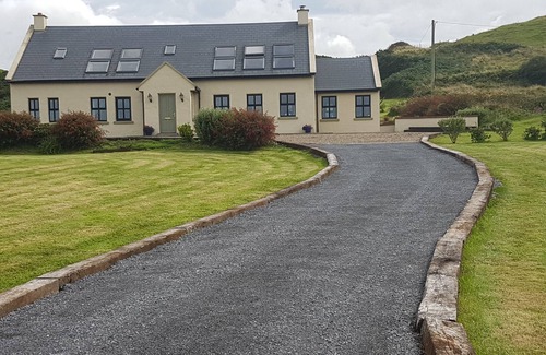 Doolin Cabaña | 'Gorsehill' brillante y espacioso con impresionantes vistas panorámicas de la costa