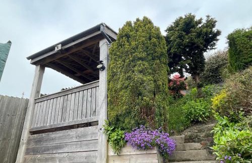 Llanarth Casa | Gorwel, Spacious 3 Bedroom Cottage near the Beach