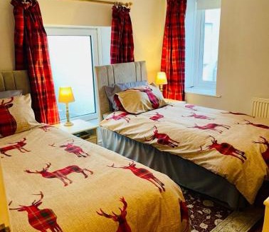 Llanarth Casa | Gorwel, Spacious 3 Bedroom Cottage near the Beach